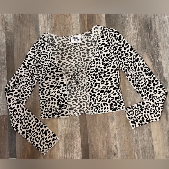 Princess Polly White Cheetah Leopard Animal Print Lisa Tie Front Top. Size 2 - Picture 3 of 5